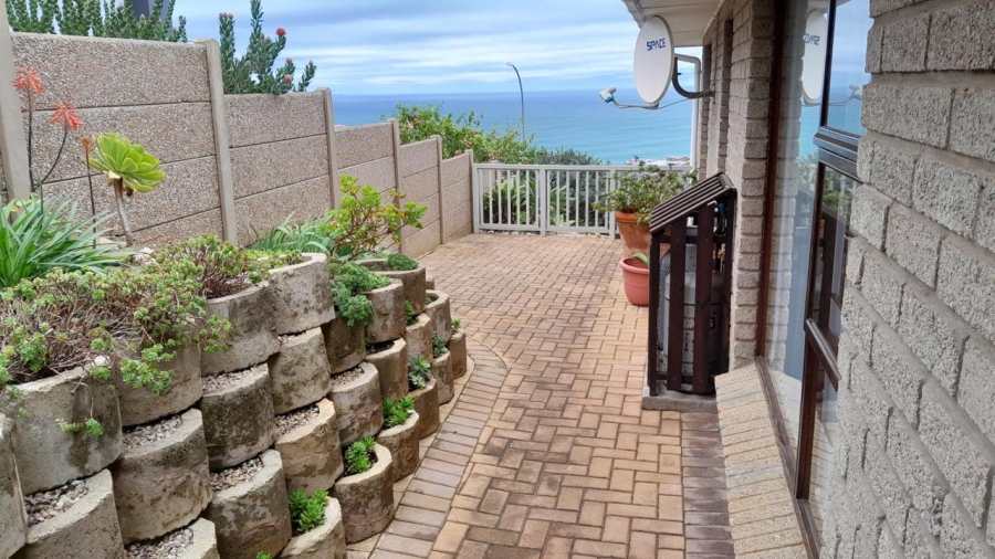 4 Bedroom Property for Sale in Dana Bay Western Cape